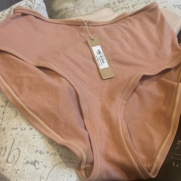 Skims Cotton Full Brief - Picture 5 of 7